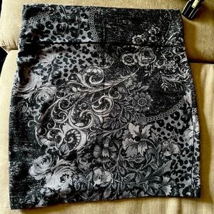 Decree Stretchy Mini Skirt